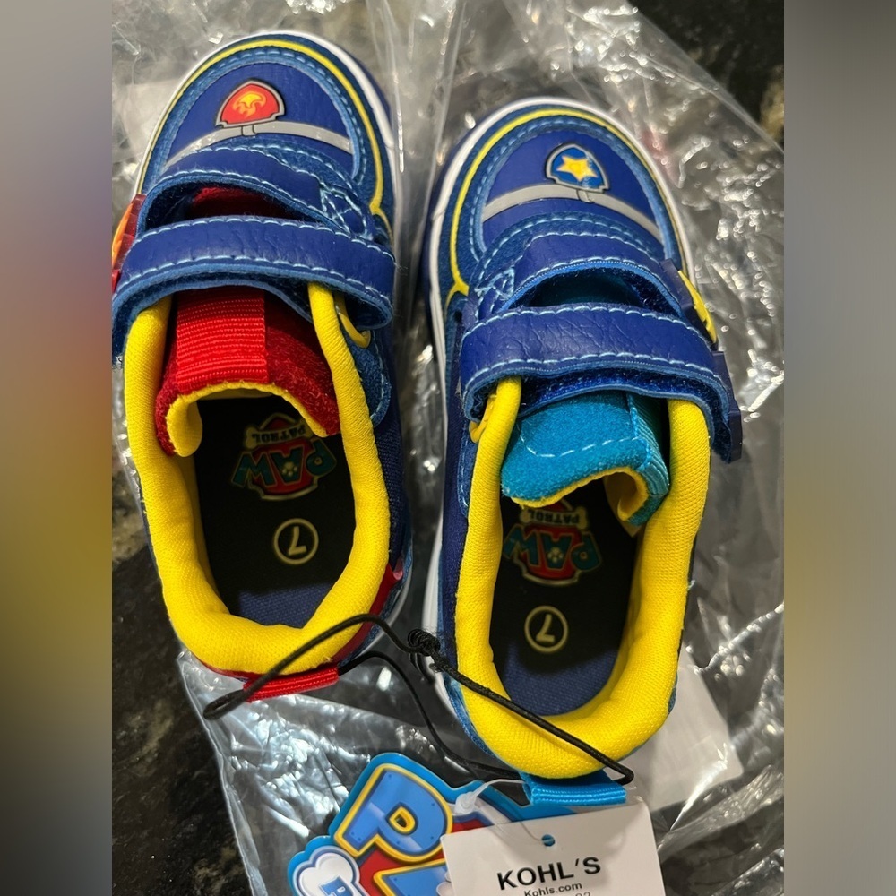 Paw Patrol Toddler Sneakers, size 7, new! - Picture 4 of 6